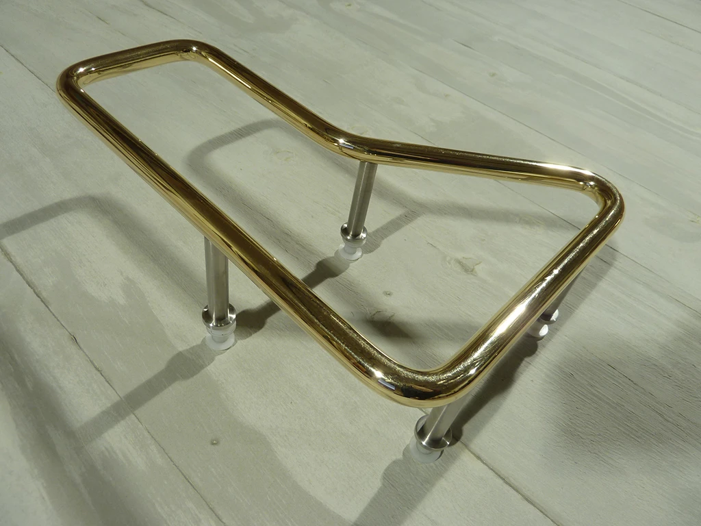 GSA Reid Building Door Handles, Bronze & Aluminium, 2014