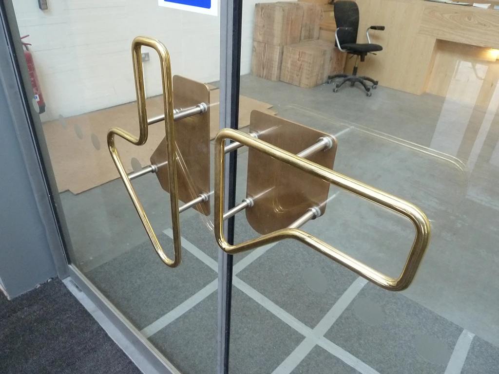 GSA Reid Building Door Handles, Bronze & Aluminium, 2014